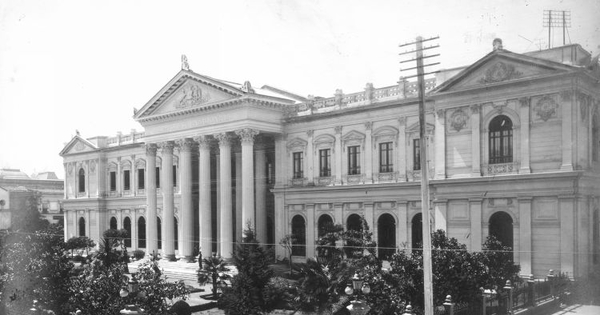 Congreso Nacional. Fachada norte calle Catedral, 1920