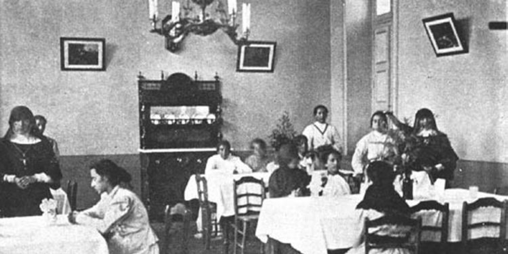 Casa de Orates. Comedor de las pensionistas, ca. 1901
