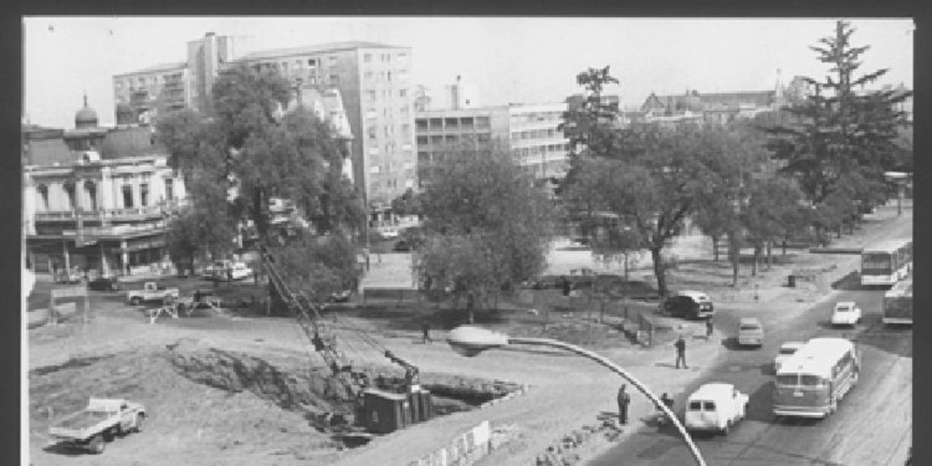 Trabajos de construcción de la línea 1 del Metro de Santiago, ca. 1971