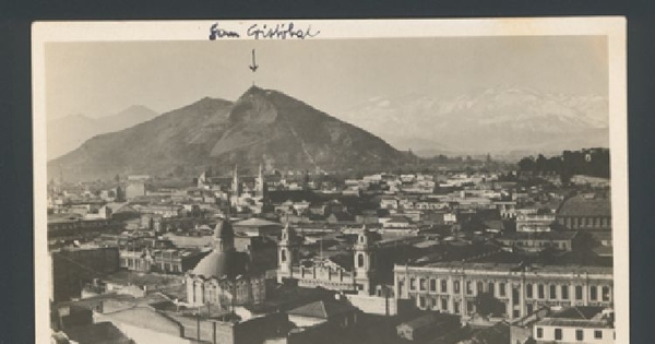 Vista de Santiago, al fondo se ve el cerro San Cristóbal, ca. 1929