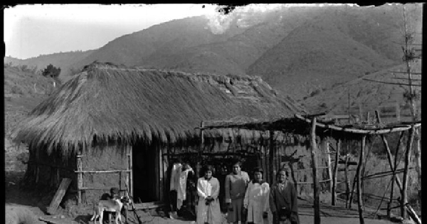 Retrato de familia en Olmué, ca. 1930