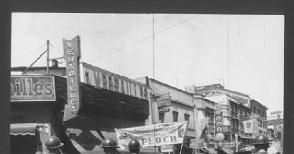 Marcha de la Asociación de profesores y empleados de la Universidad de Chile, ca. 1970