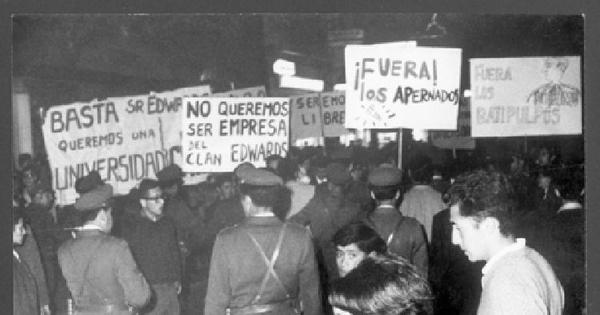 Marcha de los estudiantes de la Universidad Técnica Federico Santa María, ca. 1970
