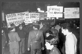 Marcha de los estudiantes de la Universidad Técnica Federico Santa María, ca. 1970