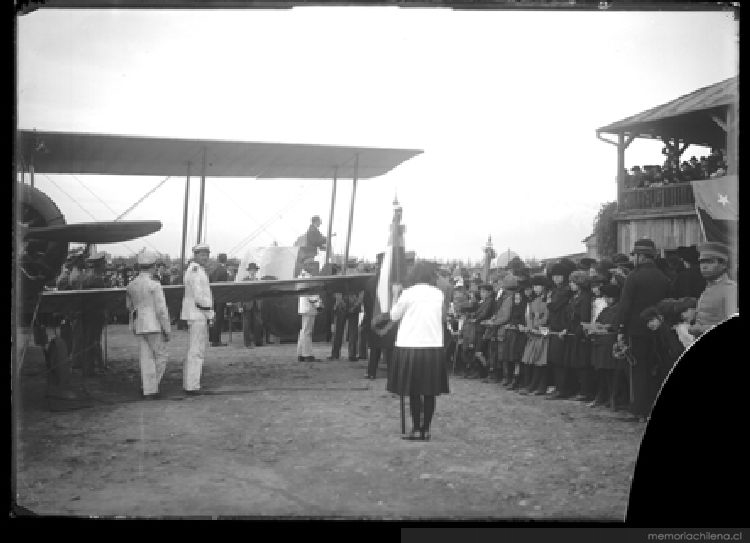 Escuela de Aviación. Ceremonia de bautizo del avión Abelardo Núñez