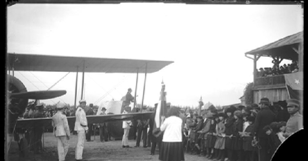 Escuela de Aviación. Ceremonia de bautizo del avión Abelardo Núñez