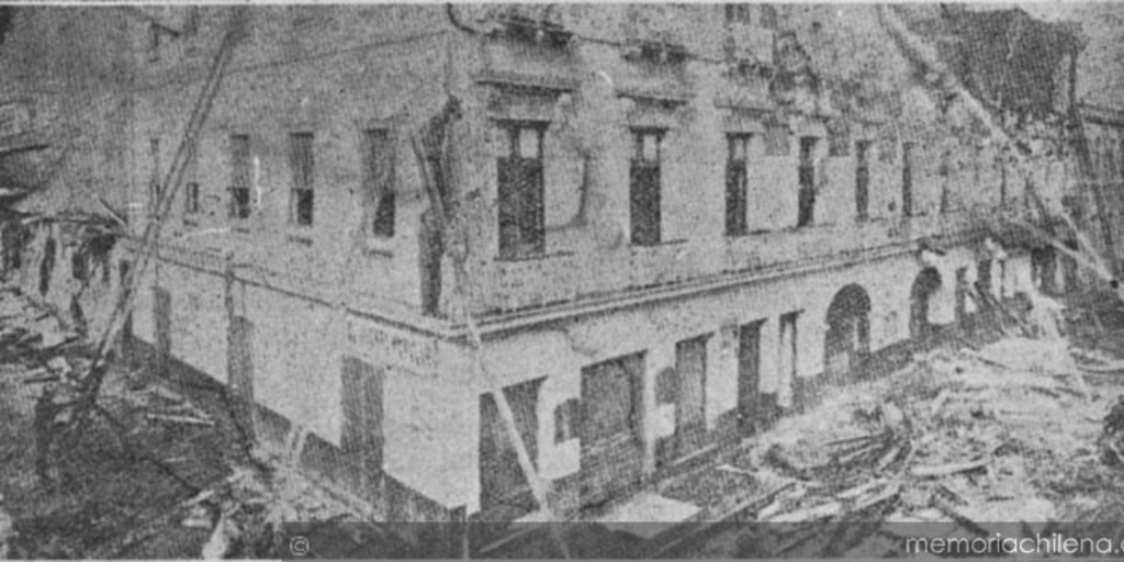 El Teatro Odeón de Valparaíso incendiado en 1905