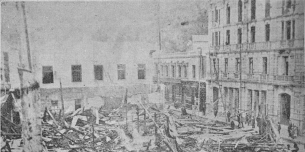 El Teatro Politeama de Santiago incendiado en 1908