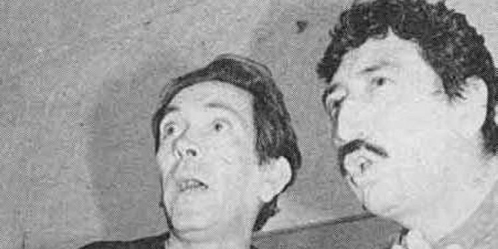 Jorge Guerra y José Soza en el ensayo del montaje El mundo es un pañuelo, 1990