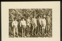 Grupo de niños pobres, ca. 1920