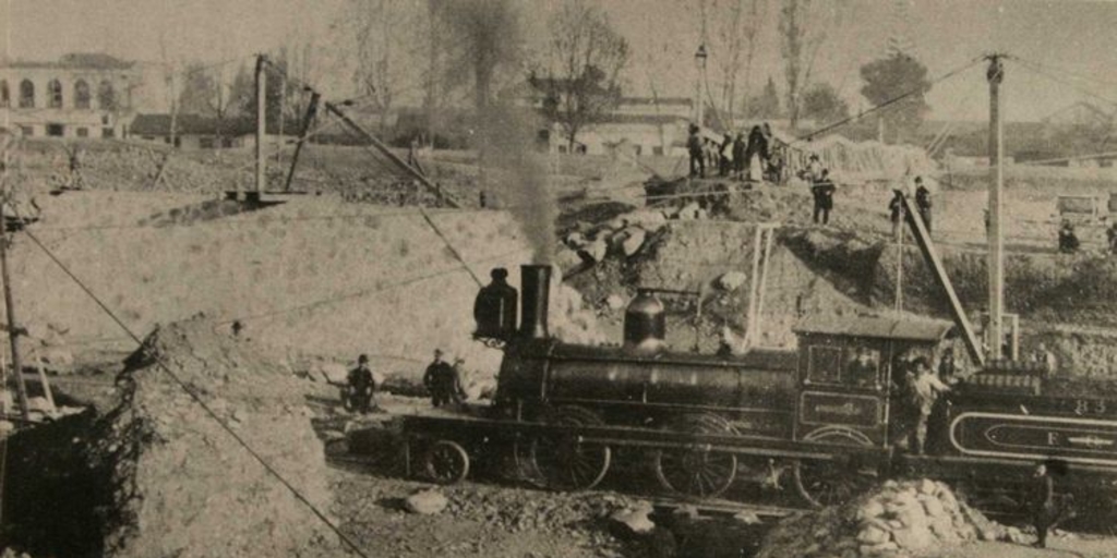 Construcción de los tajamares en el río Mapocho a la altura del actual Parque Forestal, 1888