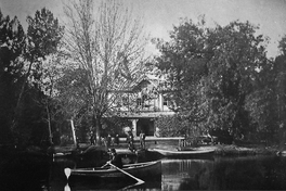 Parque Cousiño: laguna y restaurante, Santiago, 1913