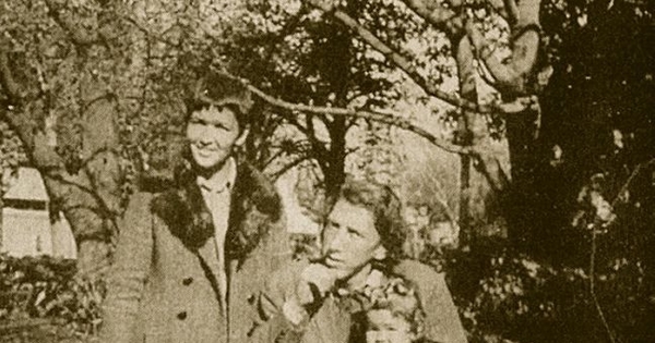 Juan Luis Martínez junto a su familia, en 1973