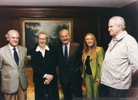 De izquierda a derecha, Agustín Squella, Carla Cordua, Carlos Fuentes, Silvia Lemus y Roberto Torretti