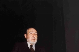 Oreste Plath dando una conferencia, Institución Cultural del Banco del Estado de Chile, 1984