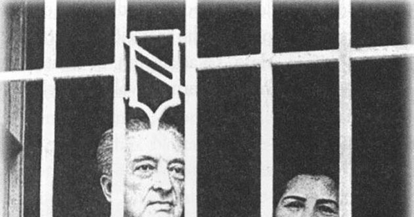 Joaquín Edwards Bello y su esposa, hacia fines de década 1960