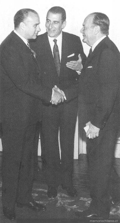 René Silva Espejo junto al Presidente Eduardo Frei Montalva, ca. 1965