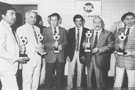 Julio Martínez junto al equipo de periodistas de Radio Minería, década 1980