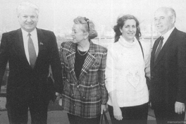 Pilar Vergara junto a su amiga Silvia Pellegrini, ca. 1995