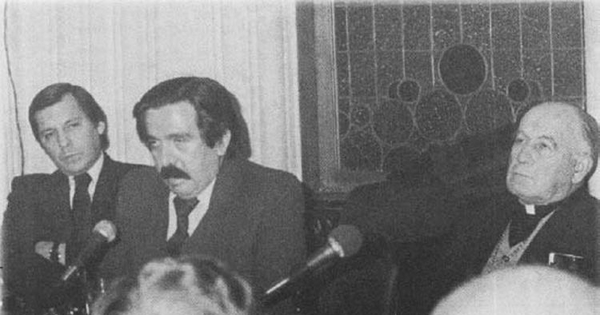Luis Sánchez Latorre junto al Cardenal Raúl Silva Henríquez y Arturo Frei Bolívar, ca. 1985