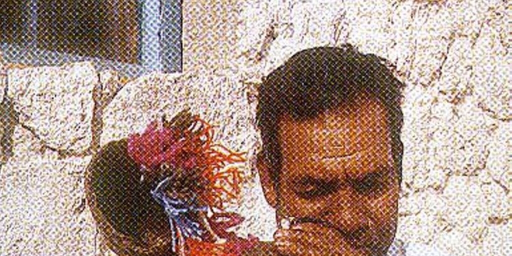Tocador de putu, Peine, II Región, ca. 1998