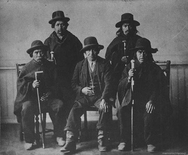 Grupo de longko williche en visita a Santiago, ca. 1908