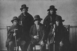 Grupo de longko williche en visita a Santiago, ca. 1908