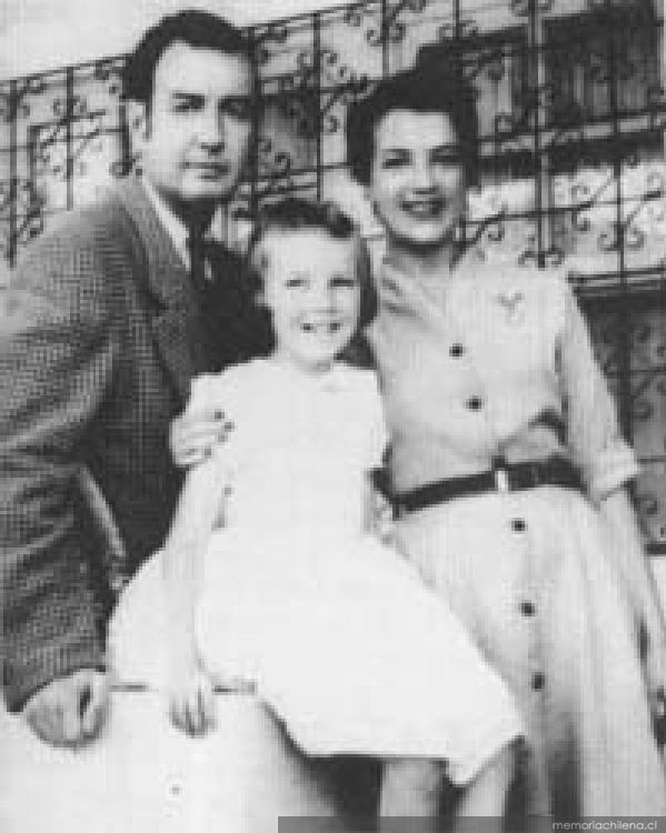 Clarence Finlayson, Silvia Merino de Finlayson y Gladys Finlayson Merino, 1954
