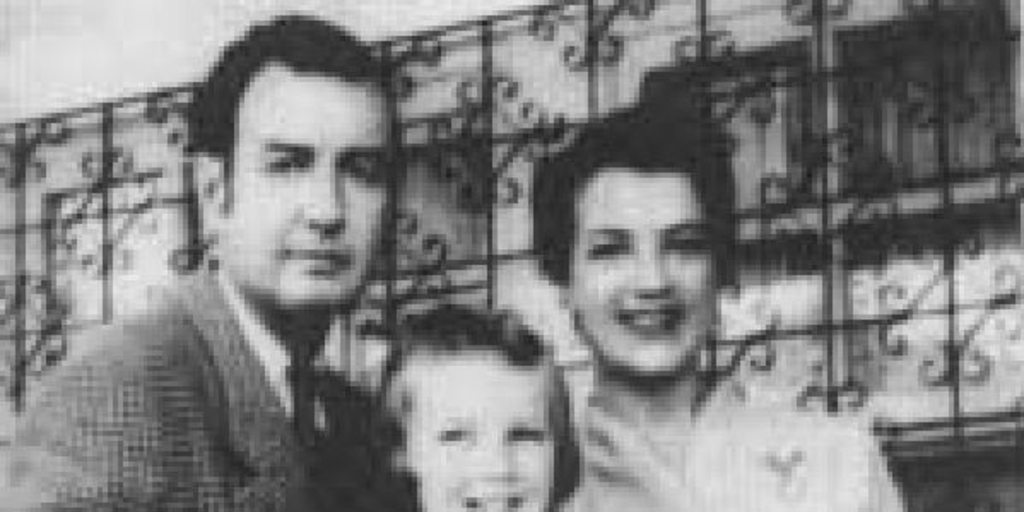 Clarence Finlayson, Silvia Merino de Finlayson y Gladys Finlayson Merino, 1954
