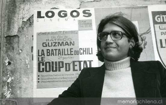 Patricio Guzmán en el estreno de "La batalla de Chile", segunda parte, en el cine Logos de París, 1976