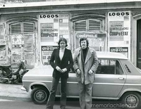 Patricio Guzmán y el cineasta chileno Gastón Ancelovici en la calle Champollion, París, 1976