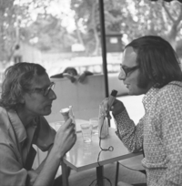 Ariel Dorfman junto a Antonio Skármeta, 1969