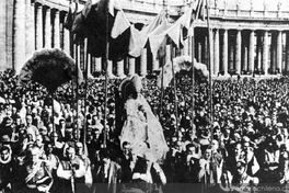 Juan XXIII en apertura del Concilio Vaticano II, en la plaza San Pedro, 1962