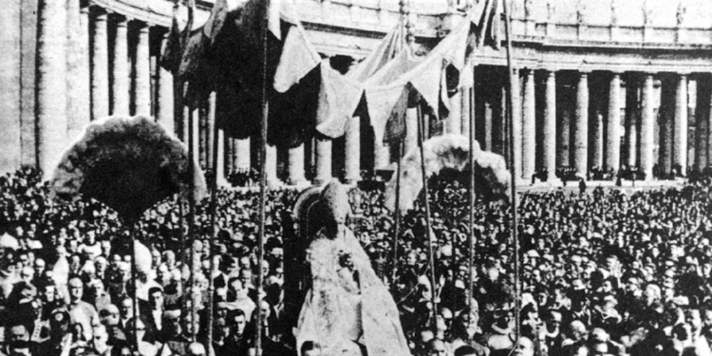 Juan XXIII en apertura del Concilio Vaticano II, en la plaza San Pedro, 1962