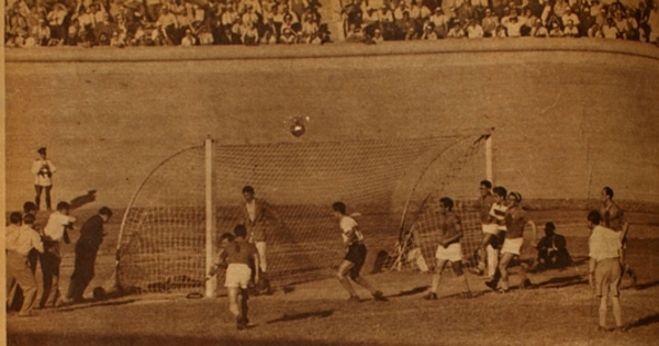 Transmisión de mando. Audaz italiano, campeón de 1948, entregó el cetro a Universidad Católica, nuevo campeón del fútbol profesional