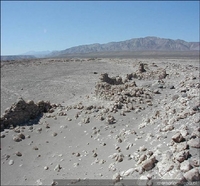 Doble muro perimetral, Aldea de Caserones