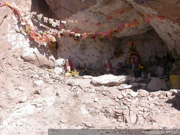 Gruta en la quebrada de Mamiña