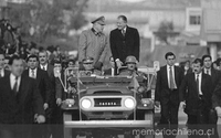 Presidente Patricio Aylwin y general Augusto Pinochet, en la Parada Militar, ca. 1991