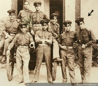 Augusto Pinochet junto a un grupo de cadetes en la antigua Escuela Militar