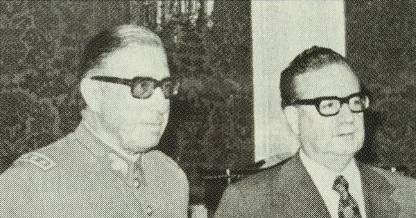 Presidente Salvador Allende junto a general Augusto Pinochet