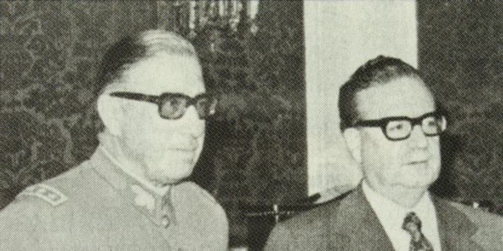 Presidente Salvador Allende junto a general Augusto Pinochet