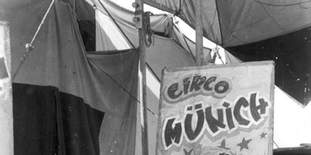 Carpa del circo Münich en uno de los cerros de Valparaíso