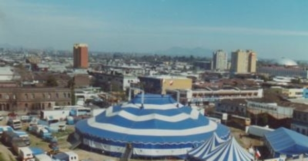 Carpa en Plaza Almagro, 2002