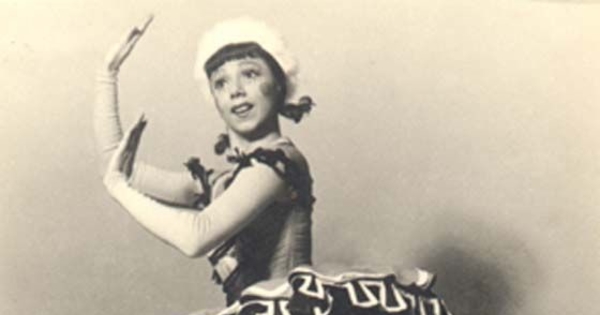 Malucha Solari interpretando "La muñeca", en el ballet Petrushka, 1952