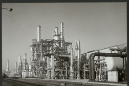 Planta Refinería de Petróleo en Concepción, ca. 1970