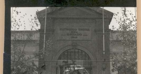 Frontis de la Universidad Técnica del Estado 1947