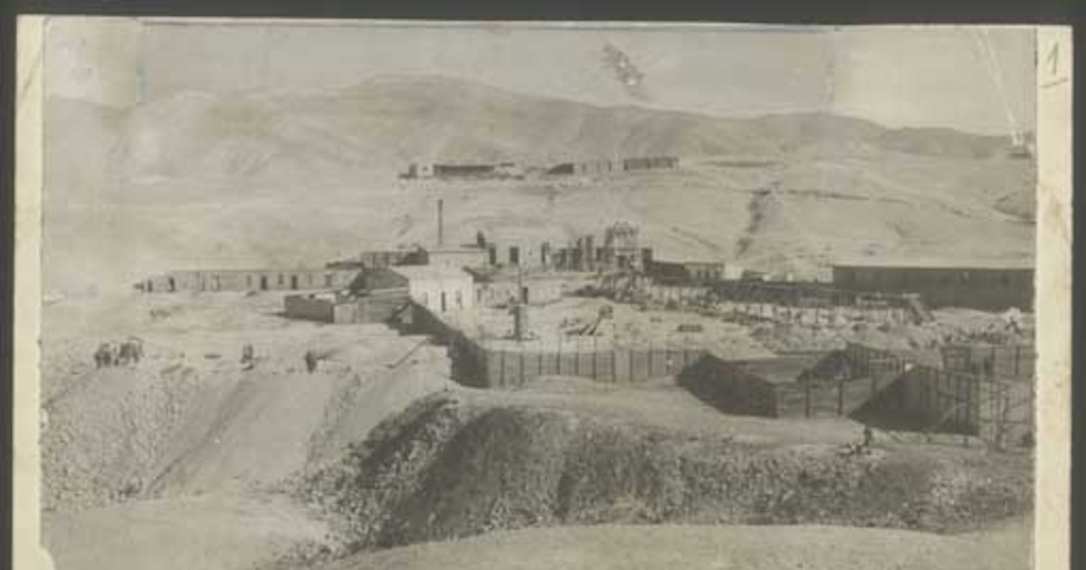 Establecimiento de la Mina San Luis, perteneciente a Luis Camus, ubicada donde actualmente se encuentra Chuquicamata, ca. 1900