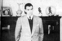 Raúl Matas con sus premios Caupolicán, 1950