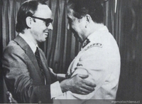 Jaime Guzmán junto a Augusto Pinochet