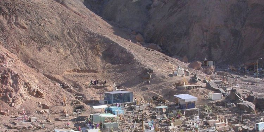 Cementerio de Laymisiña, quebrada de Camiña